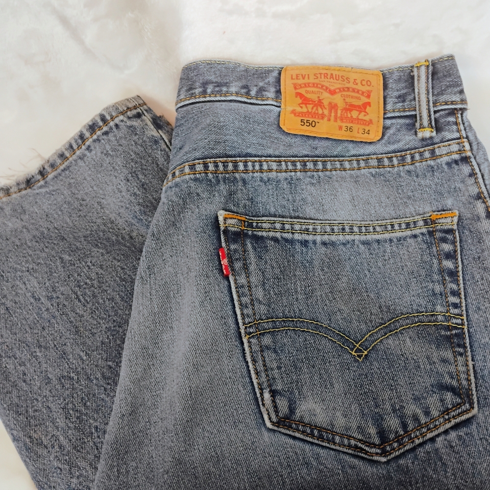 Levis 550 Jeans Mens 36x34 Blue Medium Wash Relaxed Fit Worn E